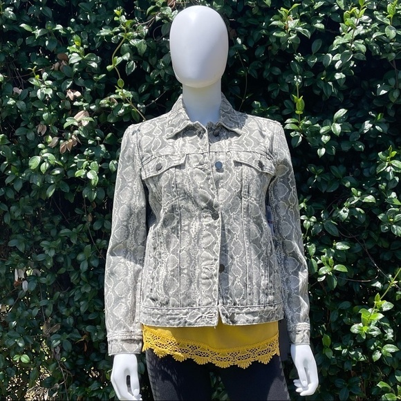 NWT Blank NYC Denim Trucker Snake Print Button Down Jean Jacket - Picture 2 of 12